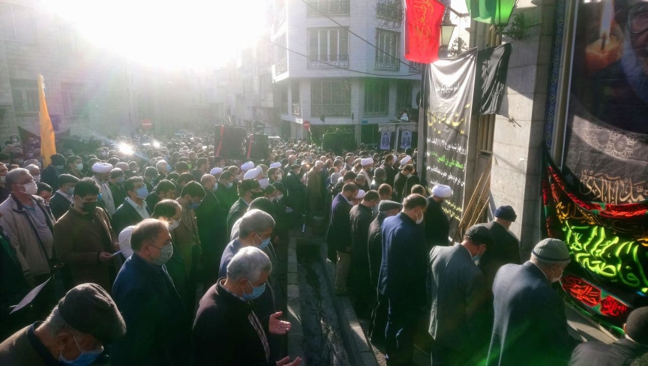 مراسم تشییع پیکر آیت&zwnj;الله ضیاءآبادی برگزار شد/ وداع همیشگی مردم با استاد والامقام اخلاق + فیلم و تصاویر