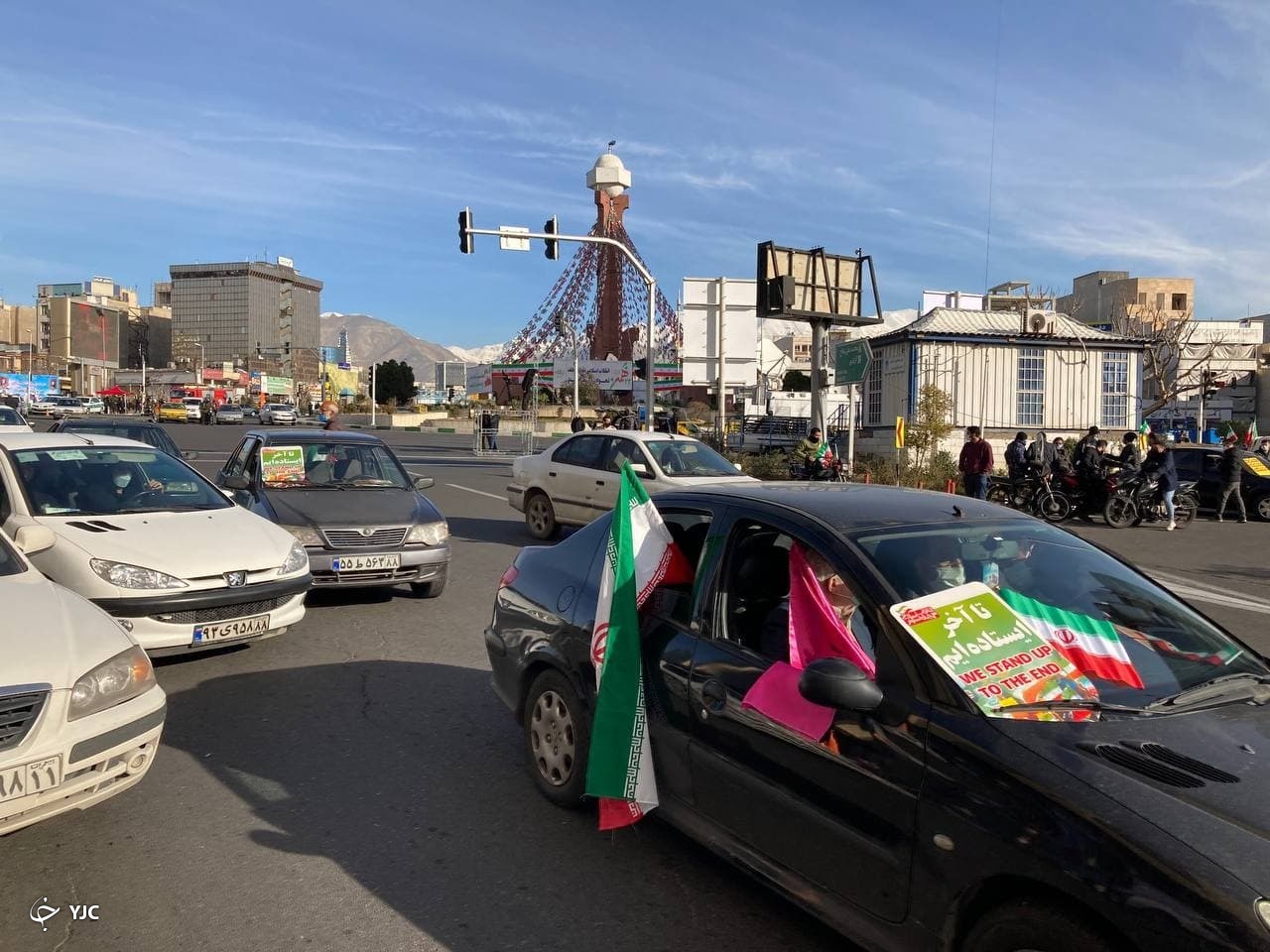 از تشییع نمادین آمریکا تا پدافندِ موشکیِ میدان آزادی از تشییع نمادین آمریکا تا پدافندِ موشکیِ میدان آزادی
