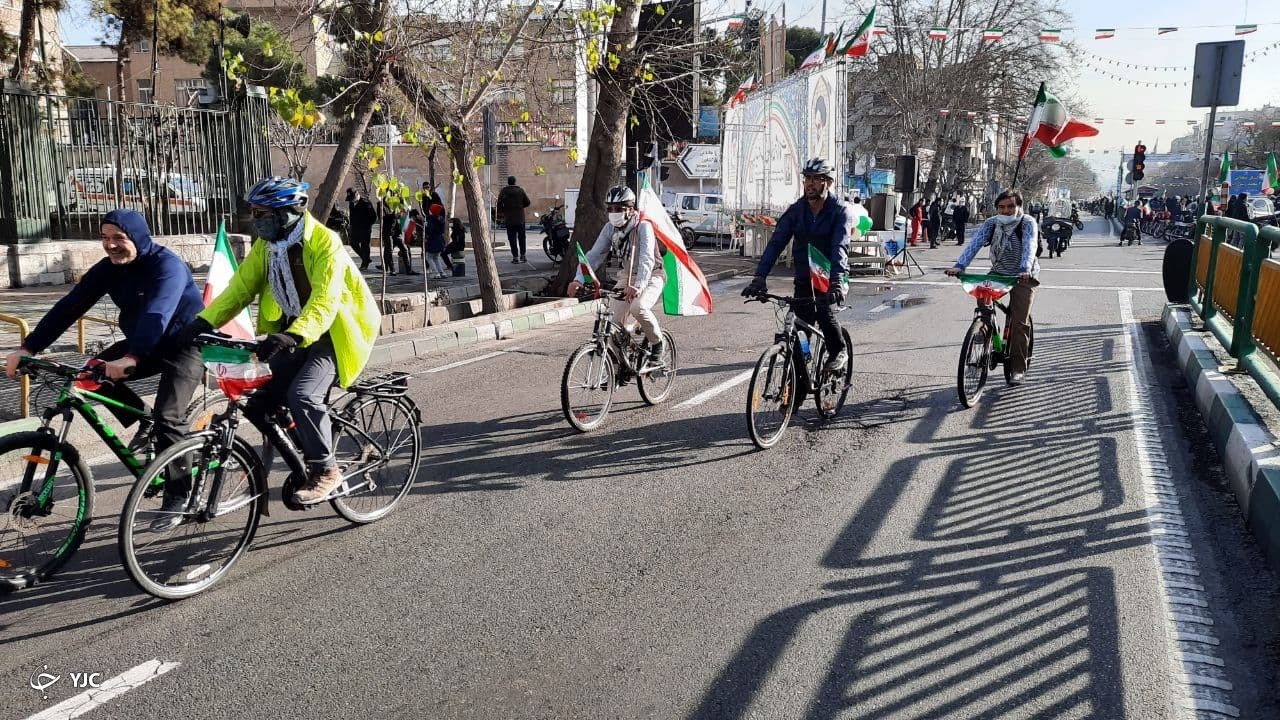 از تشییع نمادین دونالد ترامپ تا پدافندِ موشکیِ میدان آزادی از تشییع نمادین دونالد ترامپ تا پدافندِ موشکیِ میدان آزادی