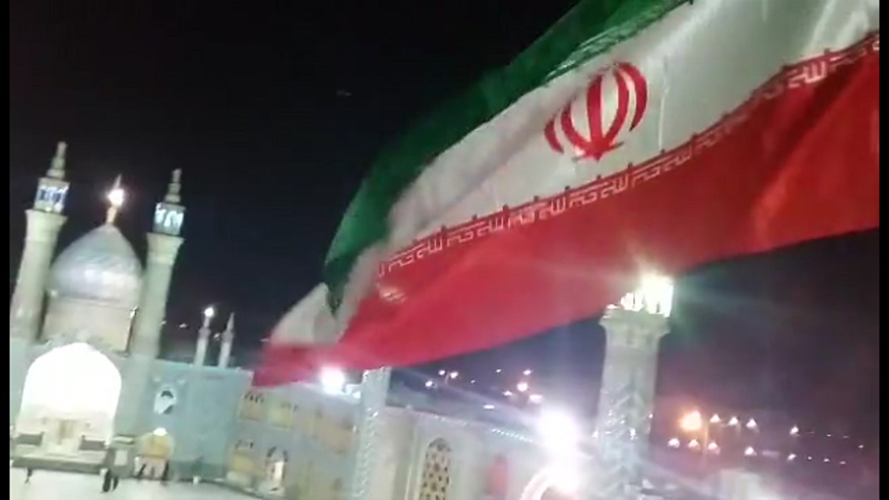 نورافشانی و گلبانگ الله اکبر در آران و بیدگل + فیلم