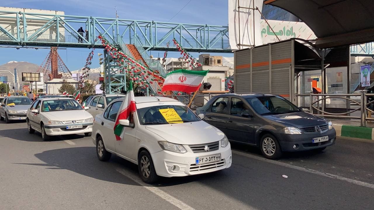 حضور چهره&zwnj;ها در راهپیمایی ۲۲ بهمن ۹۹ + تصاویر