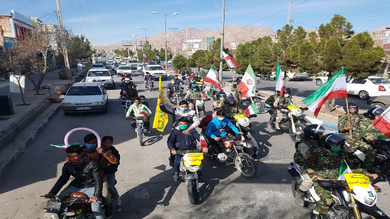 راهپیمایی نمادین موتوری و خودرویی خانوادگی در خراسان جنوبی
