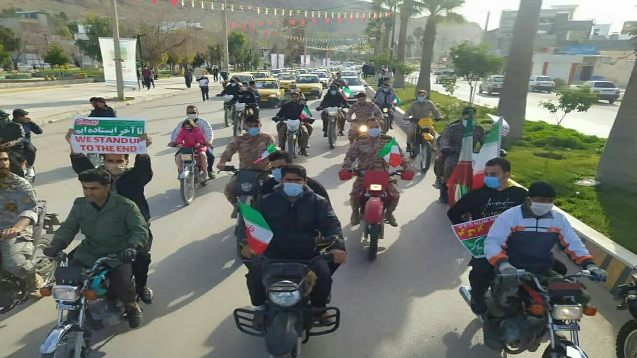 راهپیمایی خودرویی یوم الله ۲۲ بهمن در کرمانشاه + تصاویر