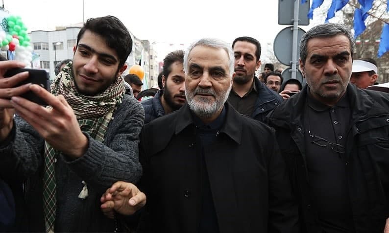 حضور شهید سلیمانی در راهپیمایی سال های گذشته 