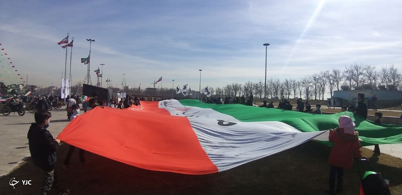 راهپیمایی متفاوت| از انقلابیونی که از زمین و آسمان به میعادگاه میروند تا پدافندِ موشکیِ میدان آزادی راهپیمایی متفاوت| از انقلابیونی که از زمین و آسمان به میعادگاه میروند تا پدافندِ موشکیِ میدان آزادی