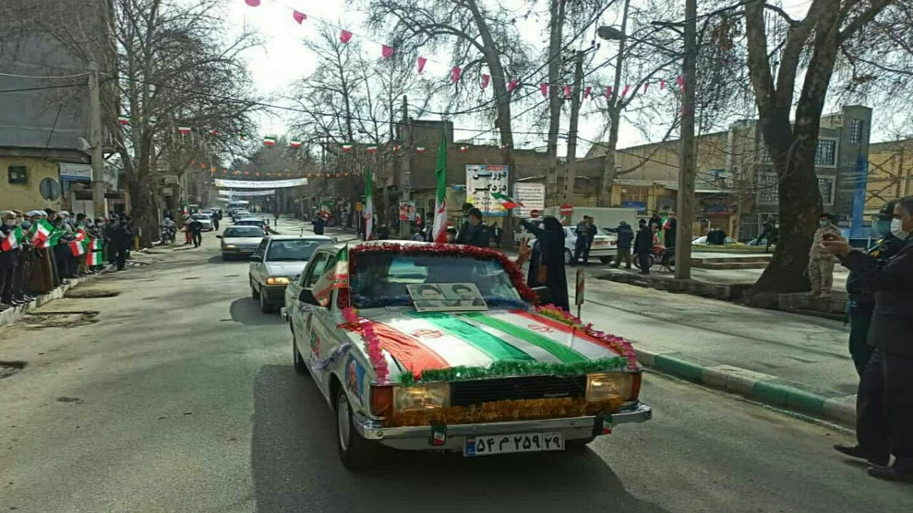 راهپیمایی خودرویی یوم الله ۲۲ بهمن در کرمانشاه + تصاویر