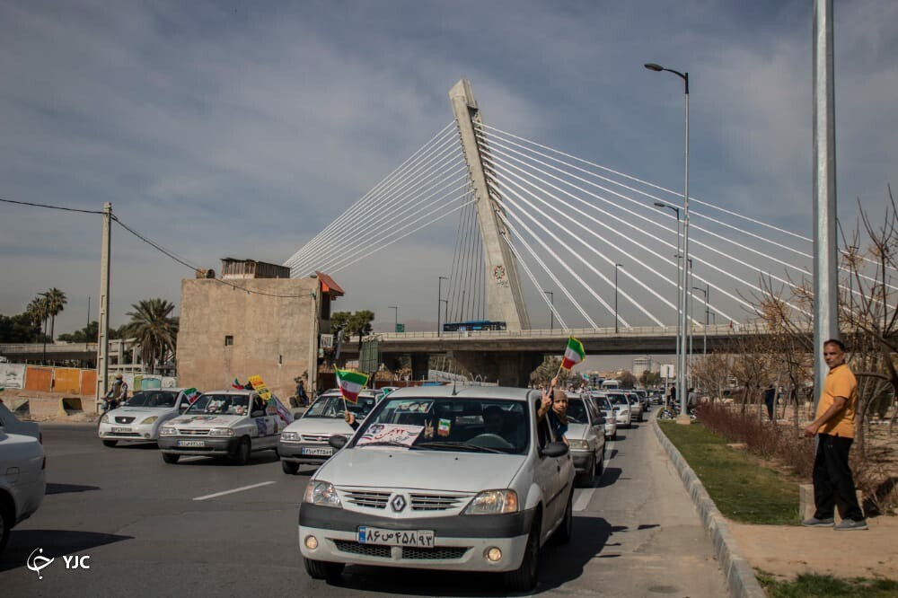 راهپیمایی خودرویی در فارس