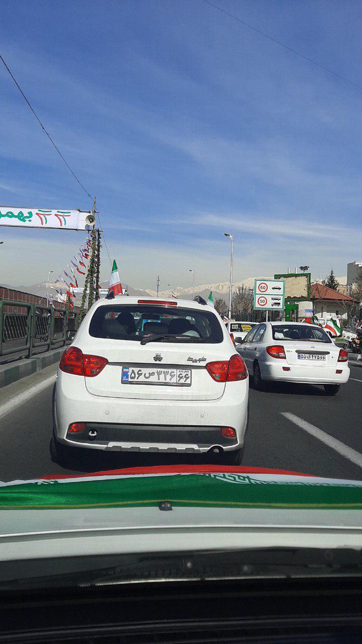 لحظاتی ناب از جشن ۲۲ بهمن در لنز دوربین شهروندان + تصاویر