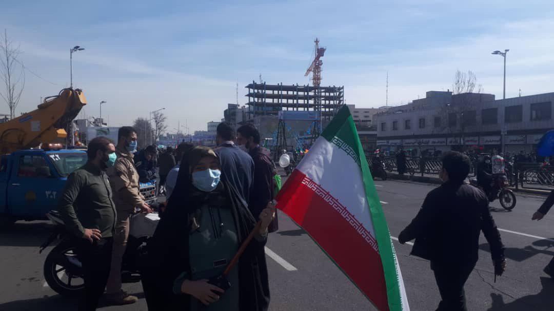 لحظاتی ناب از جشن ۲۲ بهمن در لنز دوربین شهروندان + تصاویر