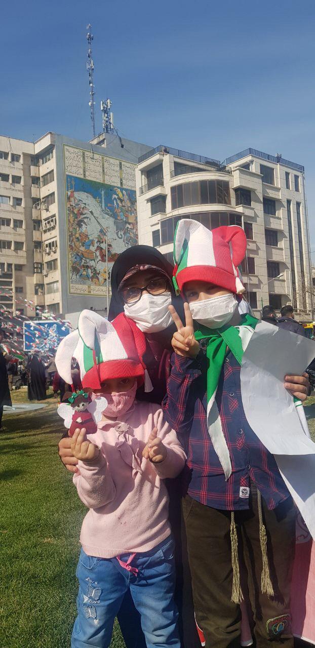 لحظاتی ناب از جشن ۲۲ بهمن در لنز دوربین شهروندان + تصاویر
