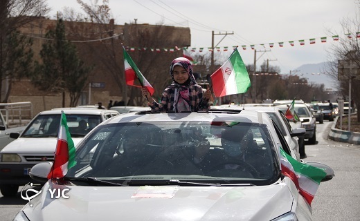 آغاز حرکت نمادین سالروز پیروزی انقلاب در یزد+ تصویر