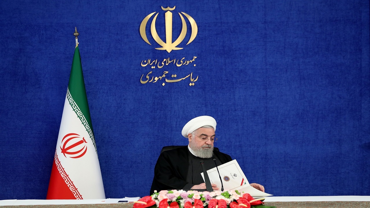قدردانی رئیس جمهور از حضور متفاوت مردم در جشن پیروزی انقلاب  اسلامی