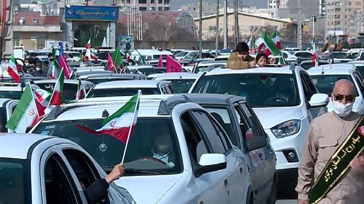 پیام روشن مردم؛ انقلاب اسلامی بالنده و مقتدر پیش می‌رود