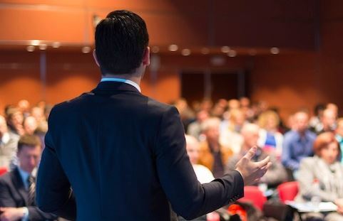 بایدها و نبایدهای سخنرانی عمومی بایدها و نبایدهای سخنرانی عمومی