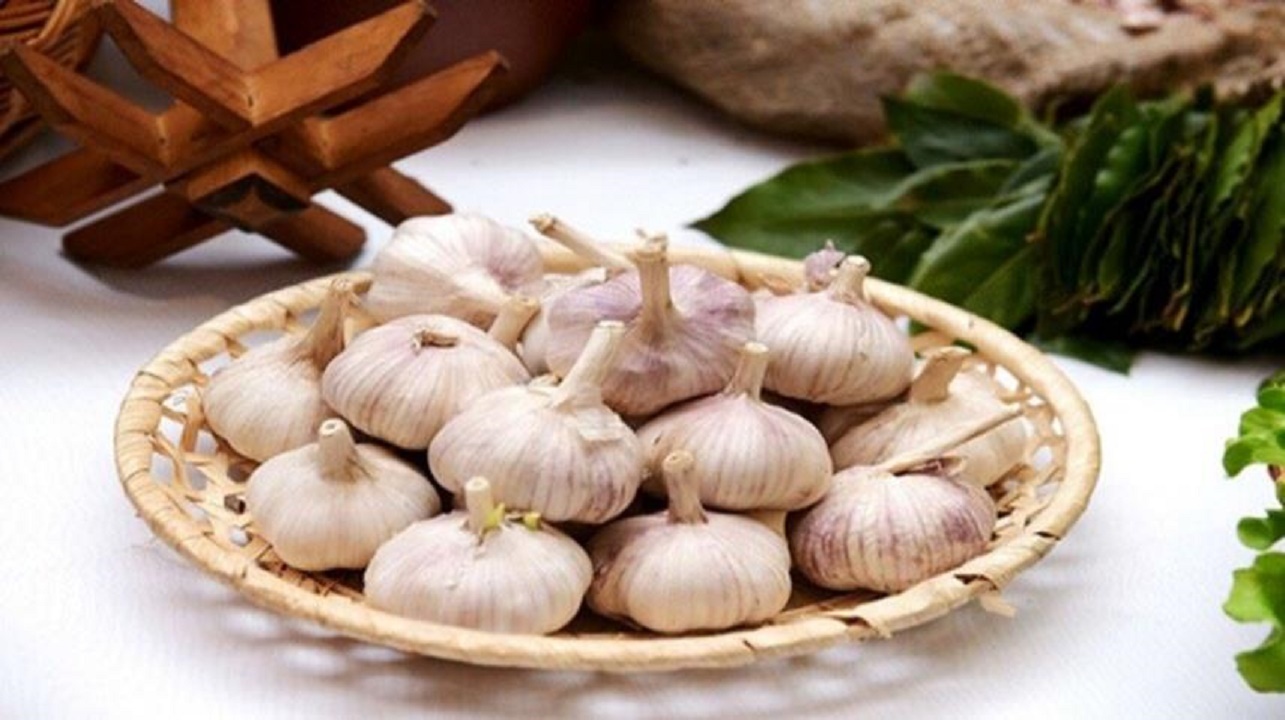 خطراتی که زیاده روی در مصرف سیر به دنبال دارد