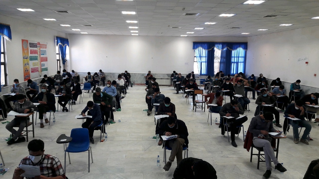 آزمون استخدامی دانشگاه علوم پزشکی در بیرجند برگزار شد