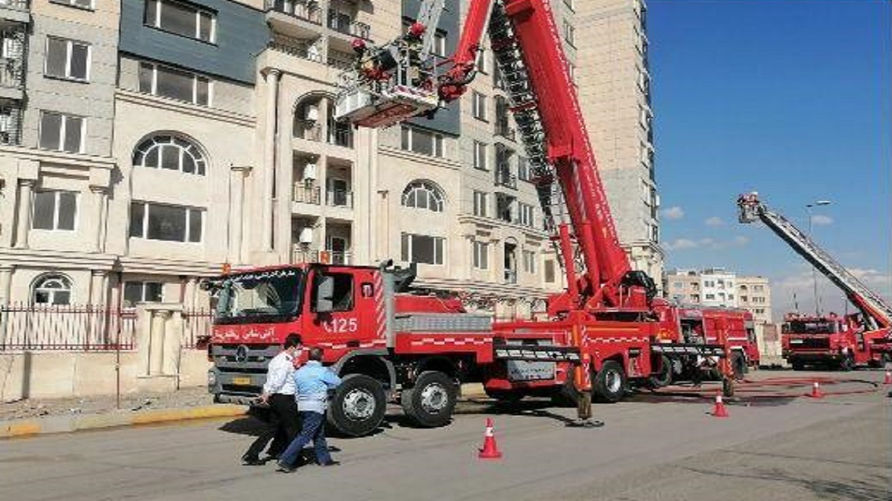 برگزاری مانور امداد و نجات در ساختمان‌های بلند در قزوین