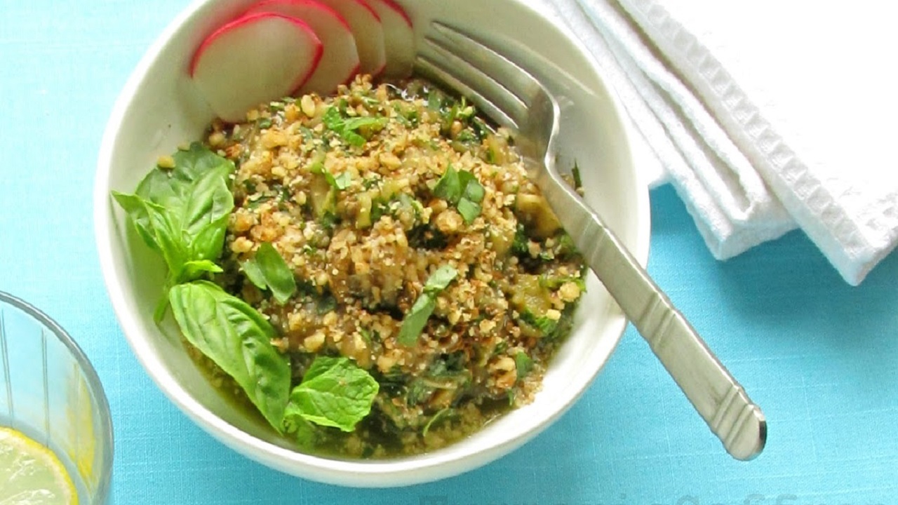 طرز تهیه ترشی ناز خاتون خوشمزه با آب انار به روش گیلانی و مازندرانی