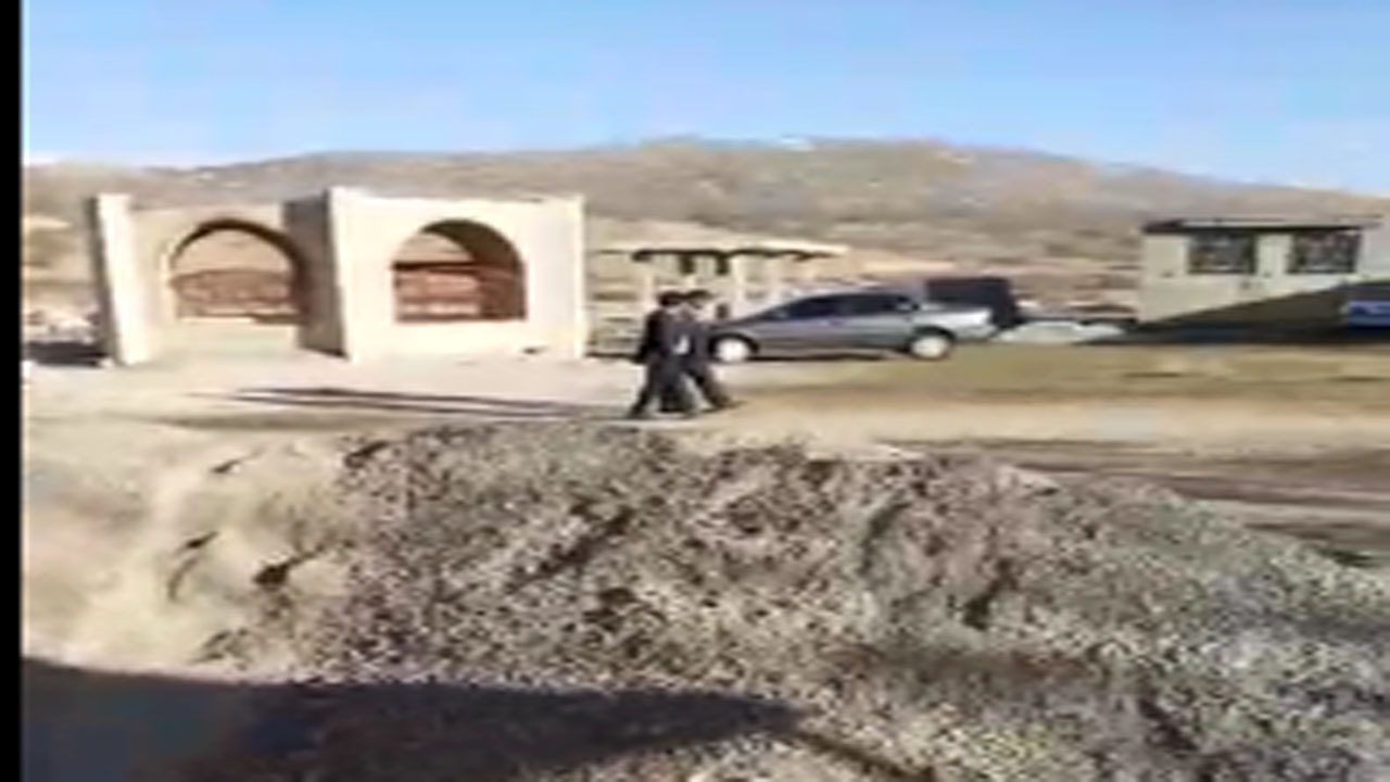 وضع نامناسب گلزار شهدا در روستای صالحان + فیلم