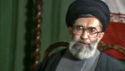 قدردانی از کتاب ارزشمند خاطرات رهبر انقلاب، توسط جوانان لبنانی + فیلم