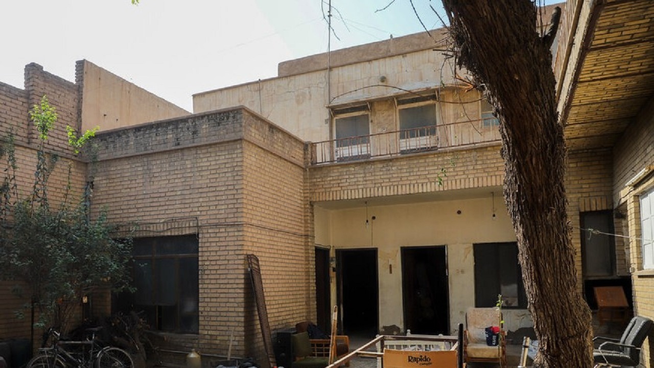 «لوکشین اولین رمان دفاع مقدس» در اهواز تخریب شد