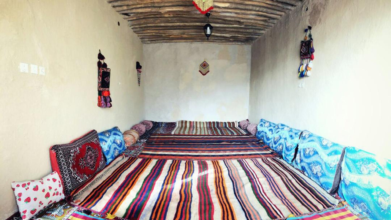 بهره برداری از اقامتگاه بوم‌گردی در سروستان