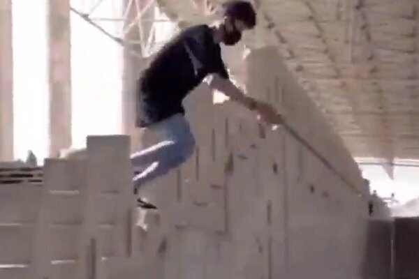 حمله پارکورکارها به تخت جمشید! حمله پارکورکارها به تخت جمشید!