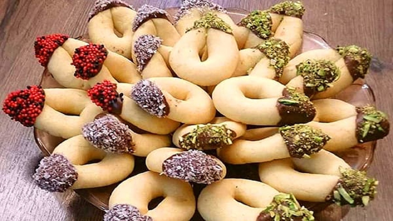 طرز تهیه شیرینی نعلی یا اشکی به روش بازاری برای عید نوروز
