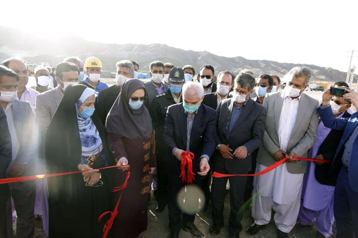 معدن و کارخانه دانه‌بندی منیزیت قلعه بید در تفتان افتتاح شد