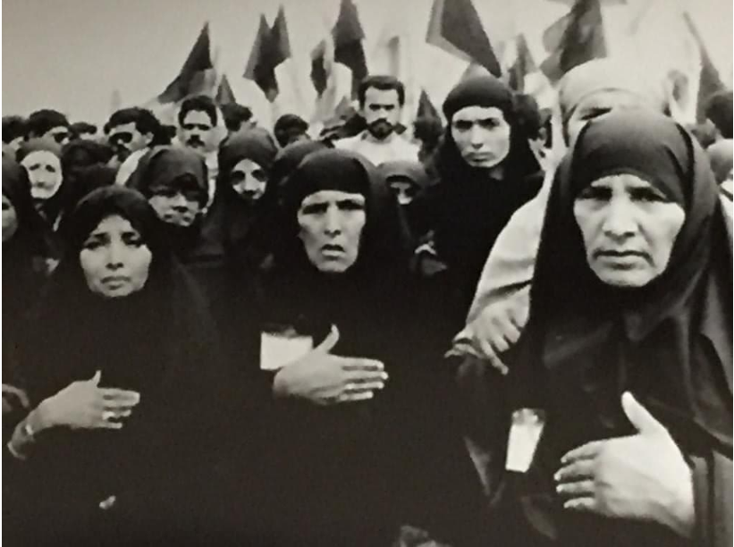 لحظه&zwnj;های ناب ثبت اتفاقات جنجالی انقلاب ۵۷ از لنز دوربین&zwnj;های عکاسی/ صادقیان: بین معترضان و موافقان جابجا &zwnj;می&zwnj;شدم!