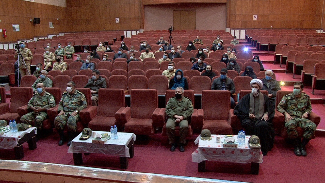 تجلیل از سربازان نمونه ارتش در مراغه