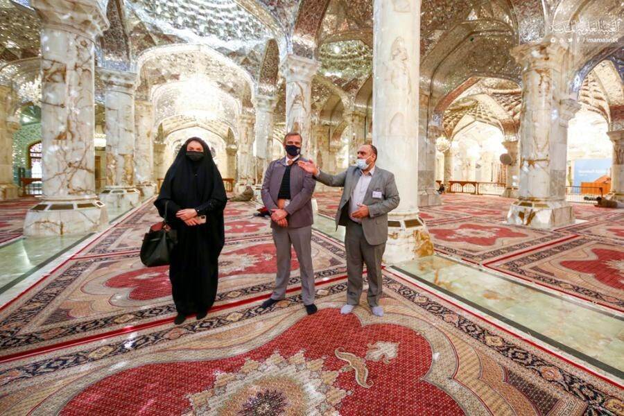 حضور سفیر هلند در عراق در حرم حضرت علی (ع) + تصاویر
