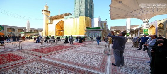 حضور سفیر هلند در عراق در حرم حضرت علی (ع) + تصاویر