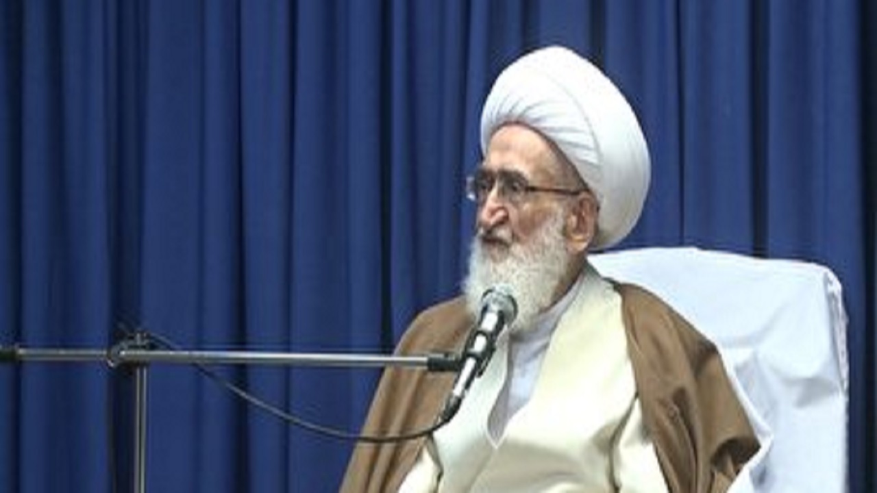 مسئولان برای حل مشکلات معیشتی مردم و ازدواج جوانان اقدامی انجام دهند