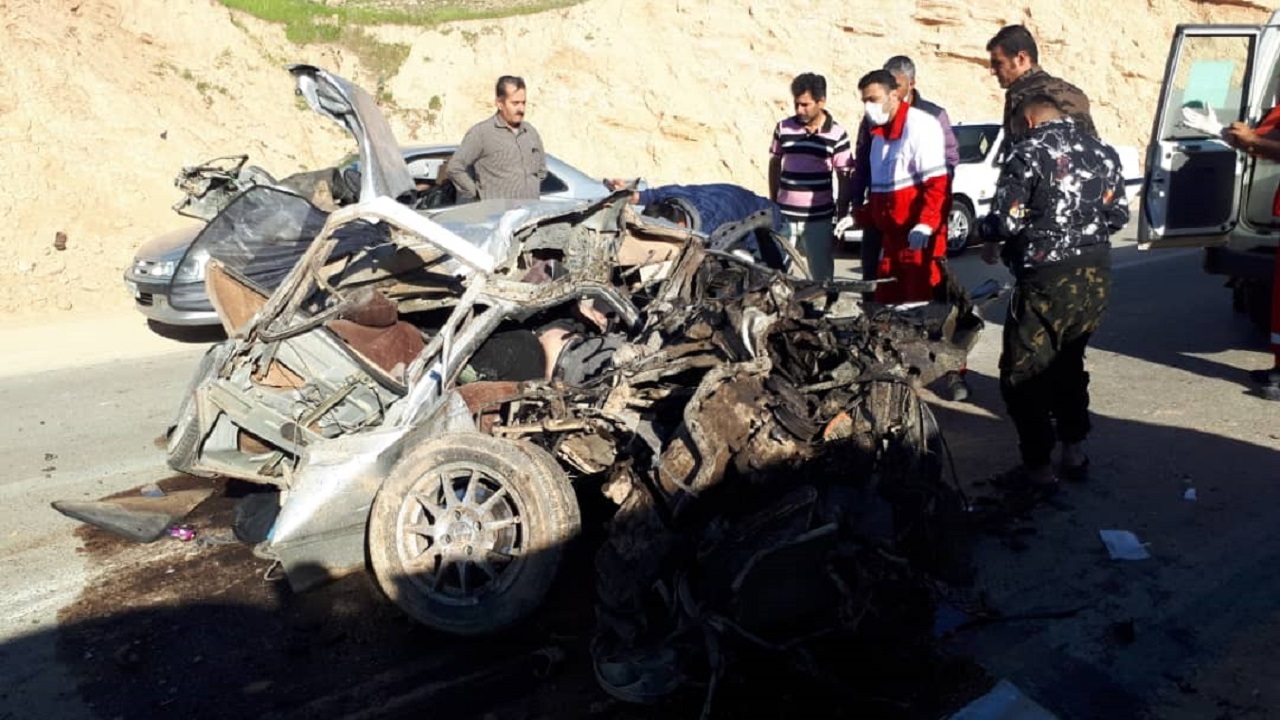 برخورد پژو و کامیون یک کشته و یک مصدوم به جاگذاشت