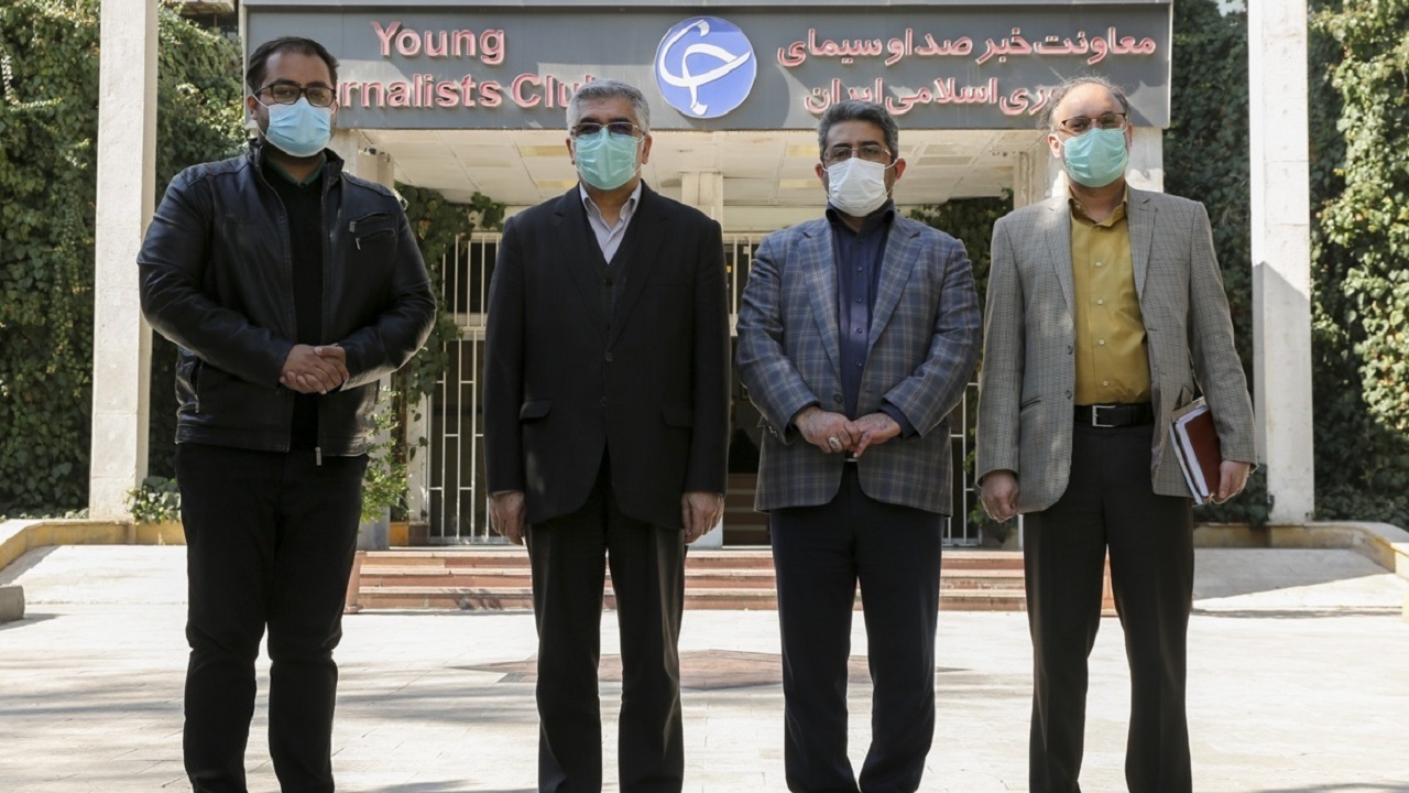 بازدید رئیس جهاد دانشگاهی از باشگاه خبرنگاران جوان