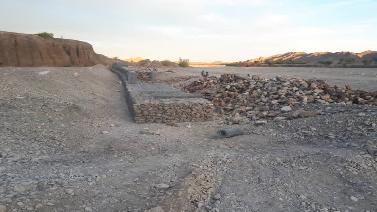 خطر بیخ گوش مردم روستای آبگاه  / سیل بندی که نیمه تمام رها شد