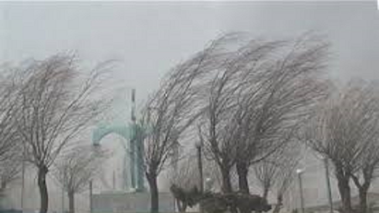 طوفان گرد و خاک در راه خراسان جنوبی