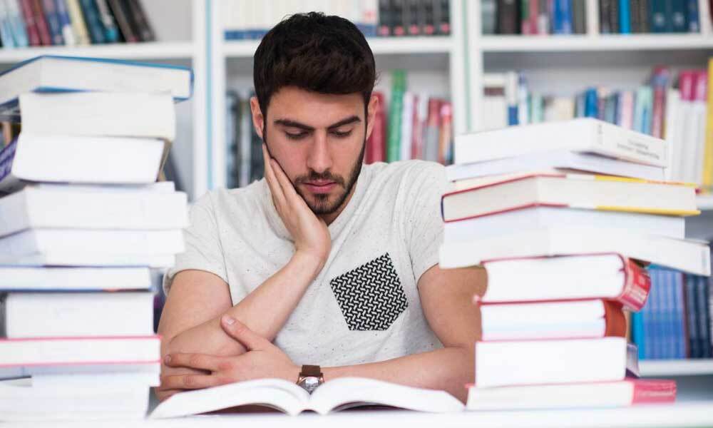 در ایام عید دروس پیش دانشگاهی را مطالعه کنید