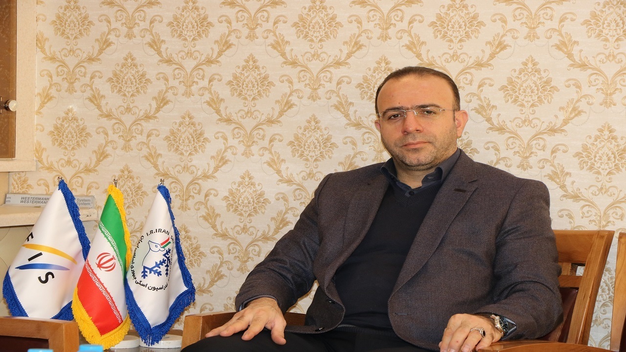 درباره ممنوع الخروج بودن سرمربی تیم ملی اسکی، اطلاعی ندارم