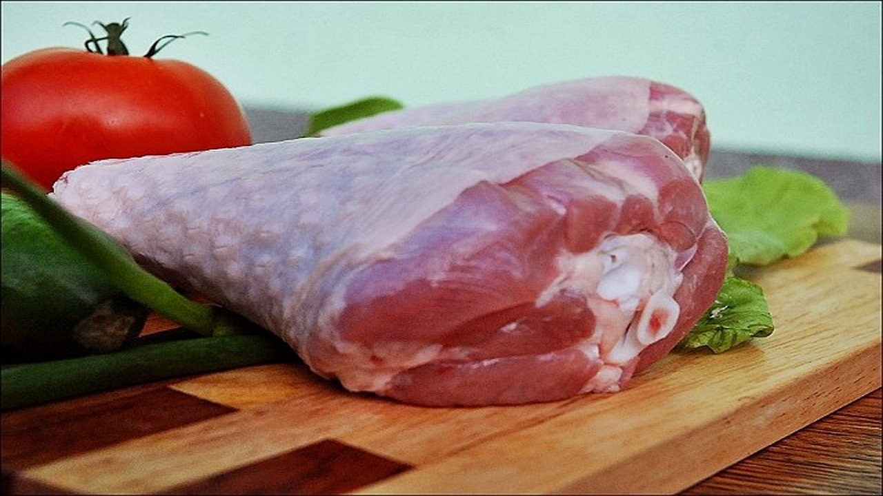نرخ مصوب  گوشت بوقلمون در میادین میوه و تره بار چقدر است؟