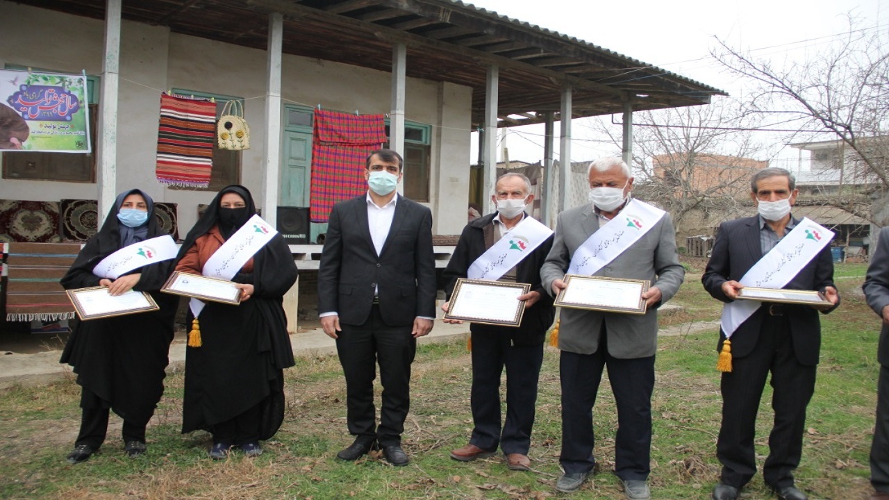 احکام مستمری بگیران به ۷ نفر اعطا شد