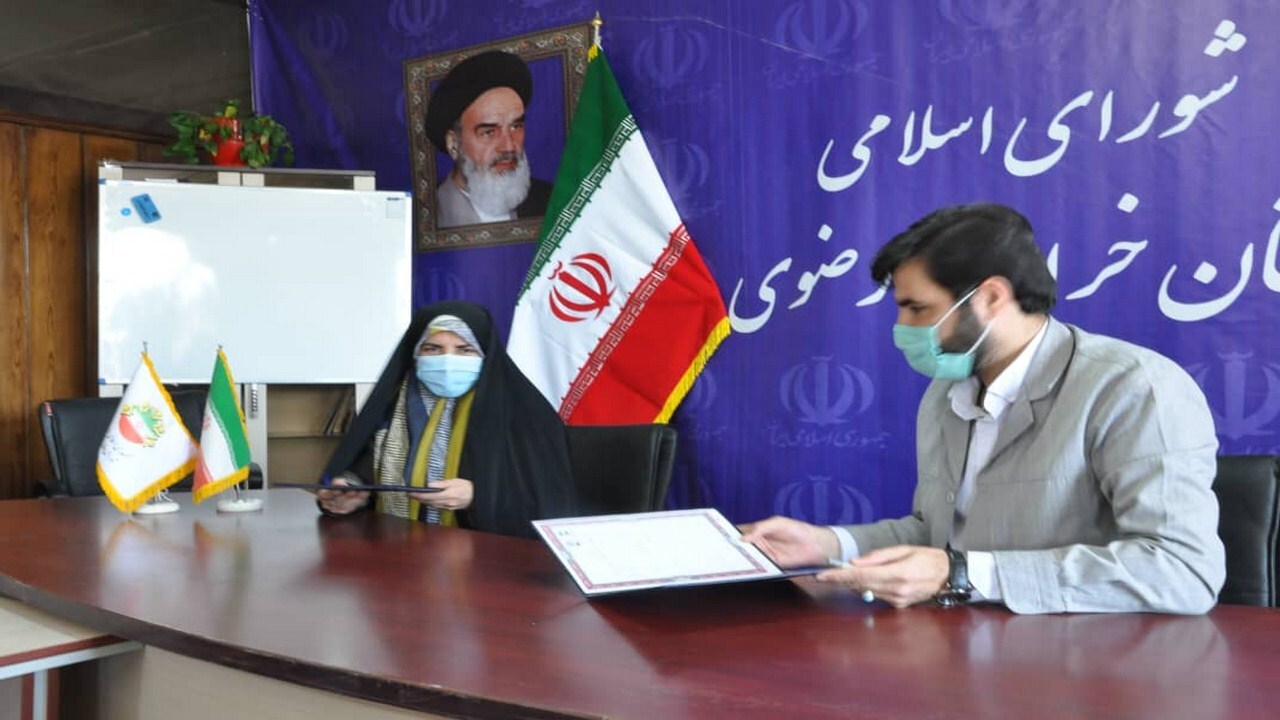 امضای تفاهم نامه همکاری میان خانه مطبوعات و شورای اسلامی خراسان رضوی