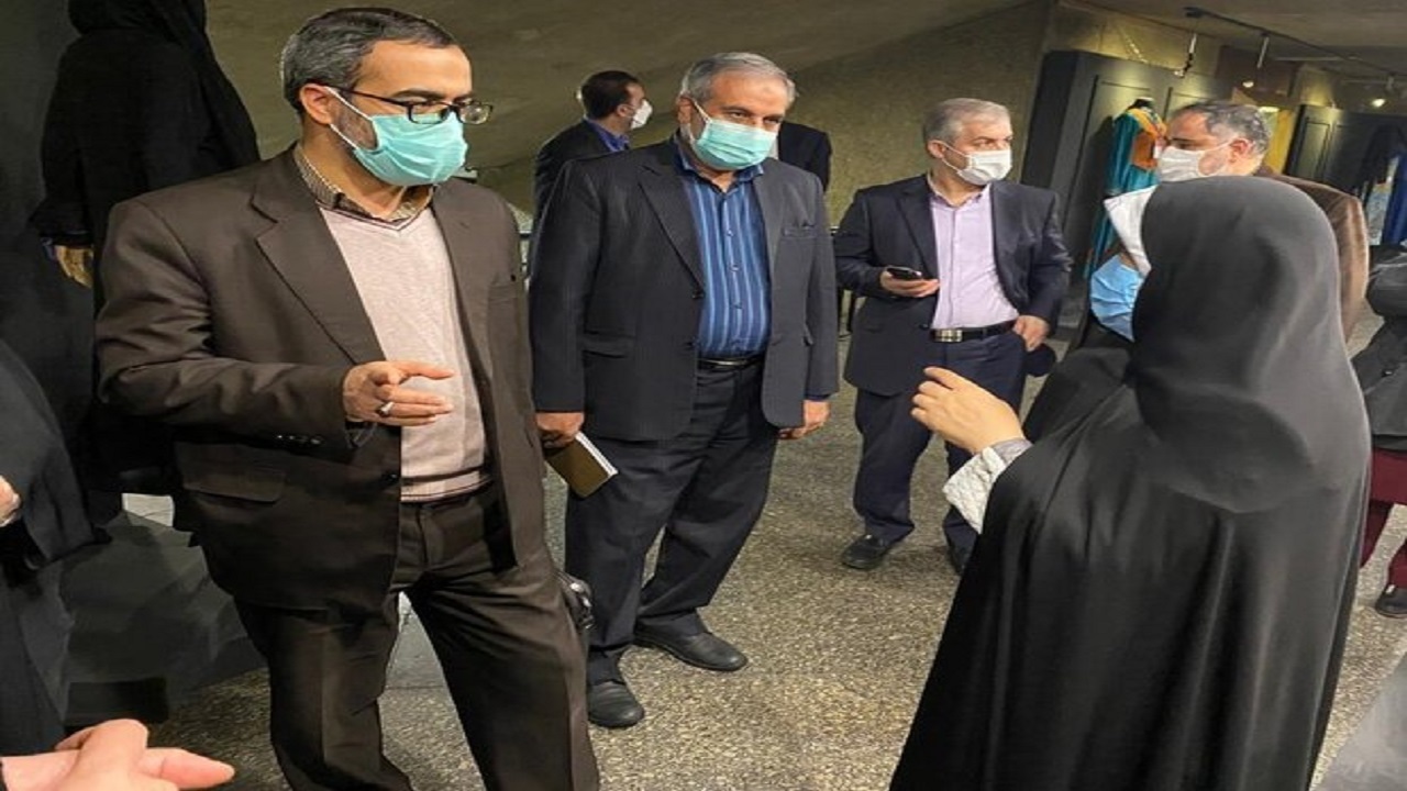 بازدید عضو کمیسیون فرهنگی مجلس از جشنواره مد و لباس فجر