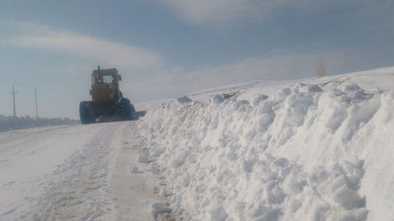 راه ارتباطی ۷۰ روستای کردستان همچنان بسته است
