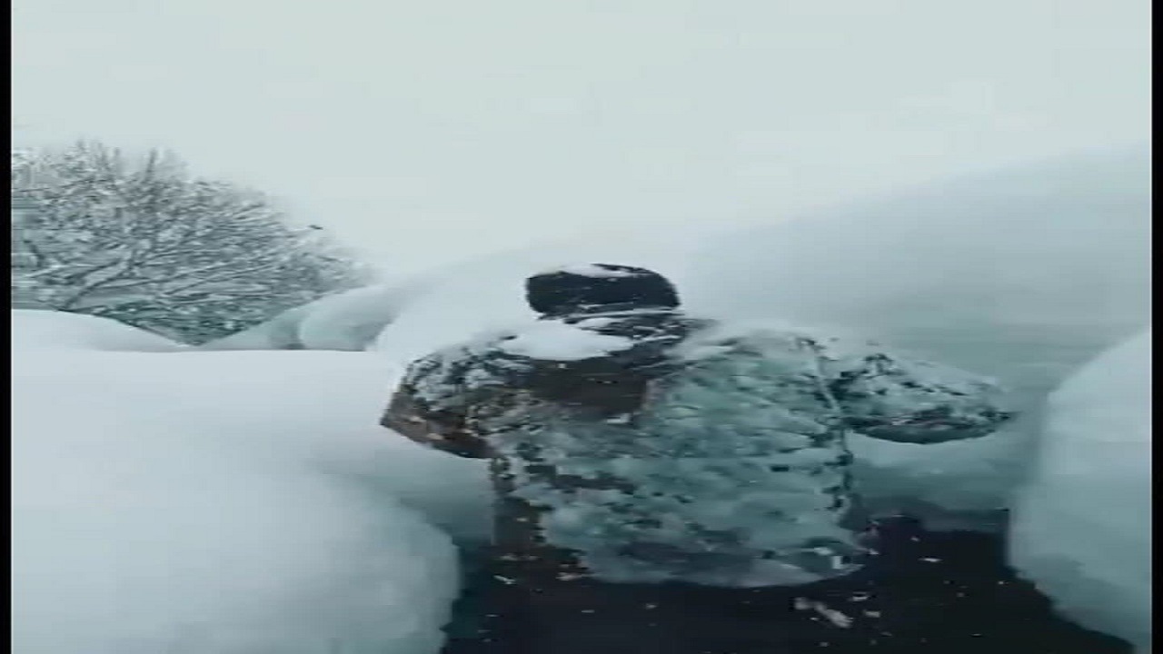 کولاک و برف مسیر‌های منتهی به روستای سوله در شهر ارومیه را بست
