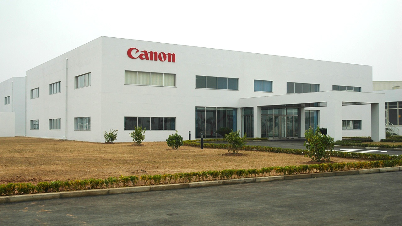 رونمایی canon از سایتی که به شما امکان عکاسی واقعی توسط یک ماهواره را می دهد