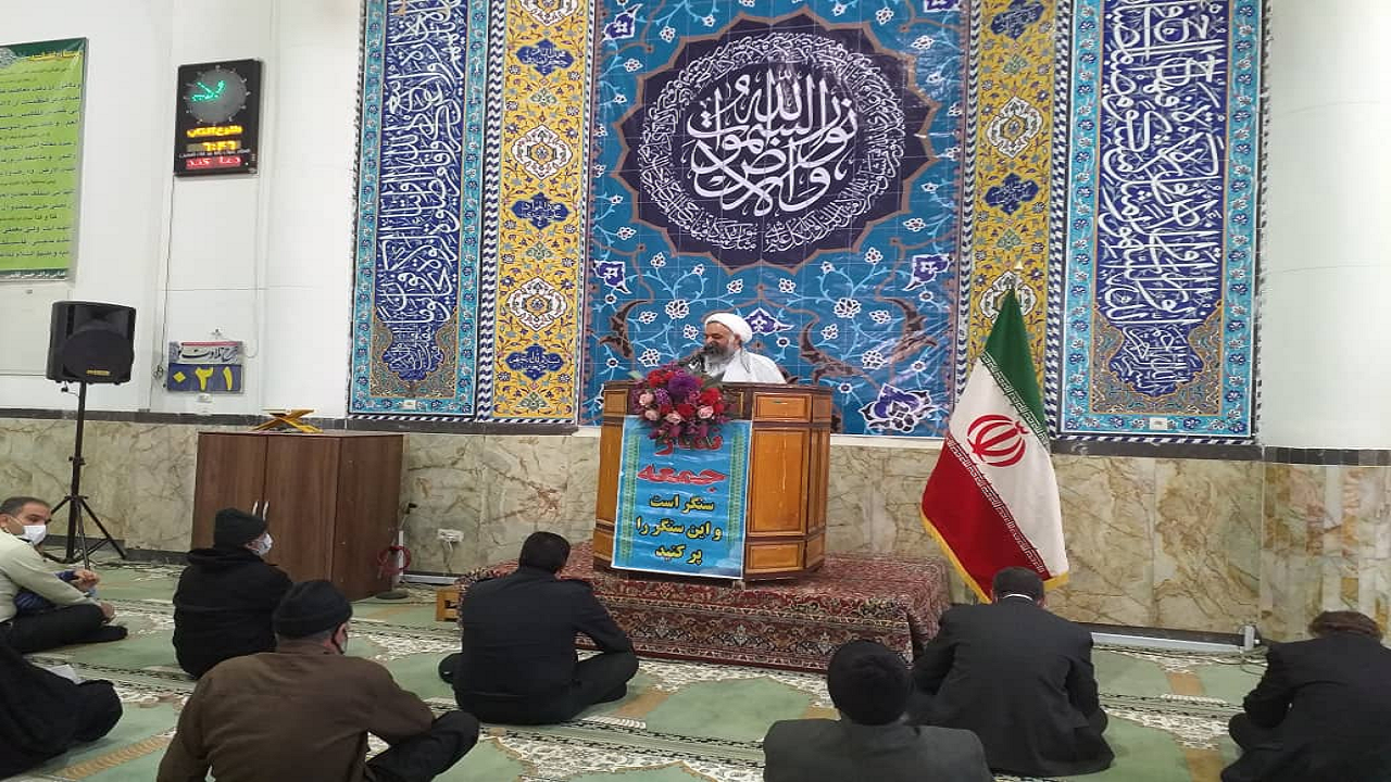 نظام اسلامی برای تحقق عدالت هرگز لبخند با جنایتکاران را تجربه نمی‌کند