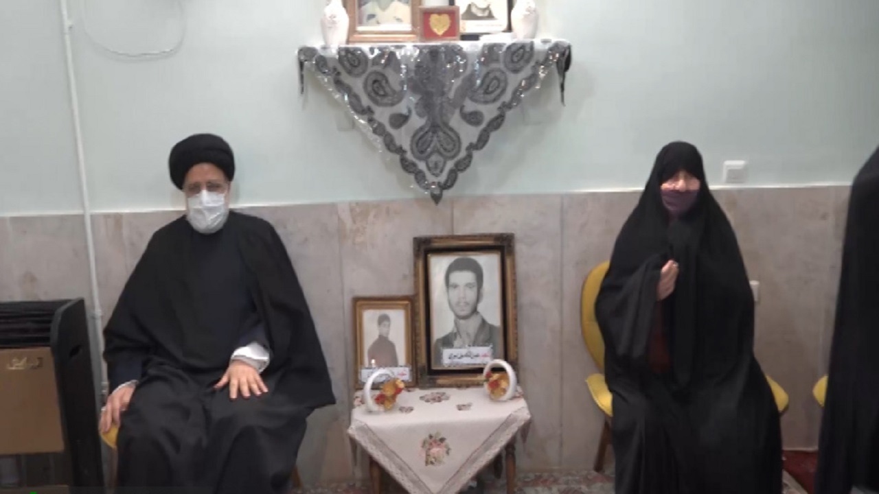 دیدار رییس دستگاه قضا با خانواده شهدا طاهری و فردوسیان