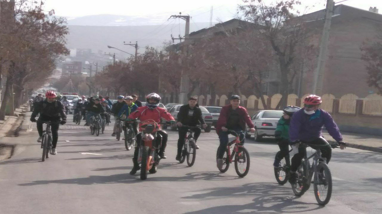 برگزاری همایش دوچرخه سواری با حضور ورزش دوستان در مهاباد